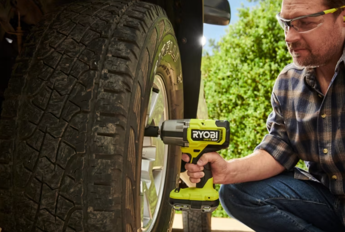 Акумуляторний ударний гайковерт 18V 1600Nm