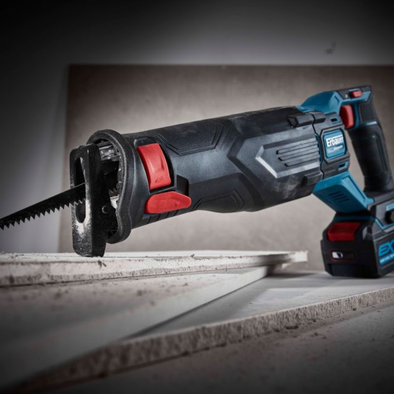Шабельна пилка 18 V 1 x 4 Ah